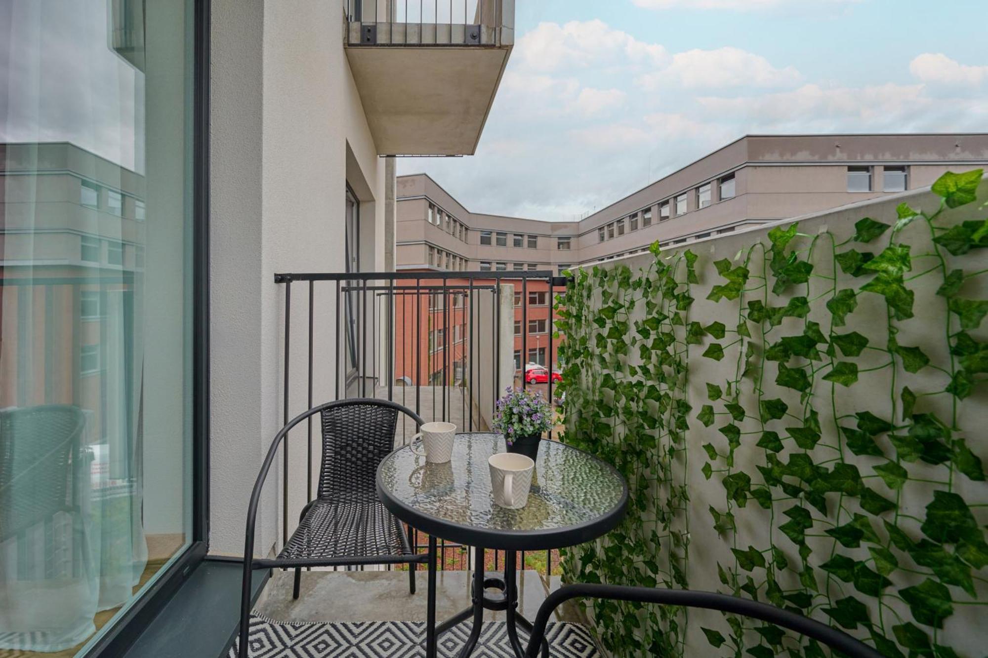 Modern Slonimskiego With Balcony By Renters Wrocław